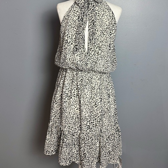 Elegant Black and White Leopard Print Dress - Picture 3 of 4